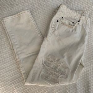 American Eagle white ripped jeans